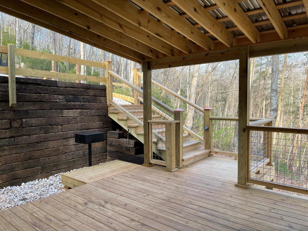 Bigfoots Hideaway Cabin Гетлинбург Екстериор снимка