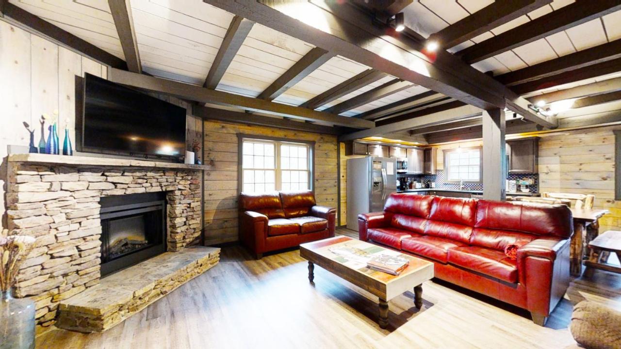 Bigfoots Hideaway Cabin Гетлинбург Екстериор снимка