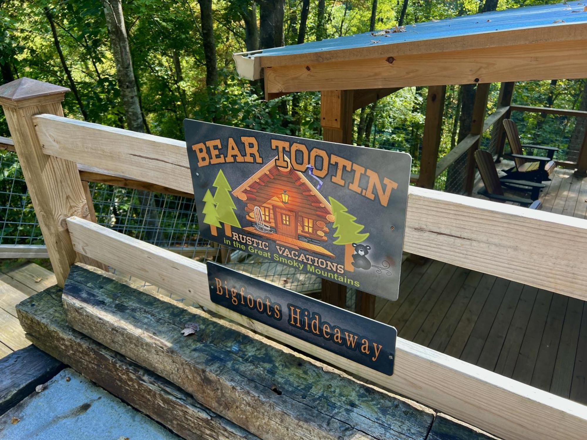 Bigfoots Hideaway Cabin Гетлинбург Екстериор снимка