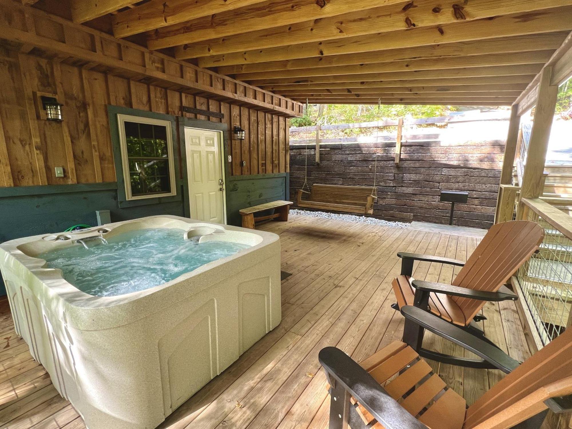 Bigfoots Hideaway Cabin Гетлинбург Екстериор снимка
