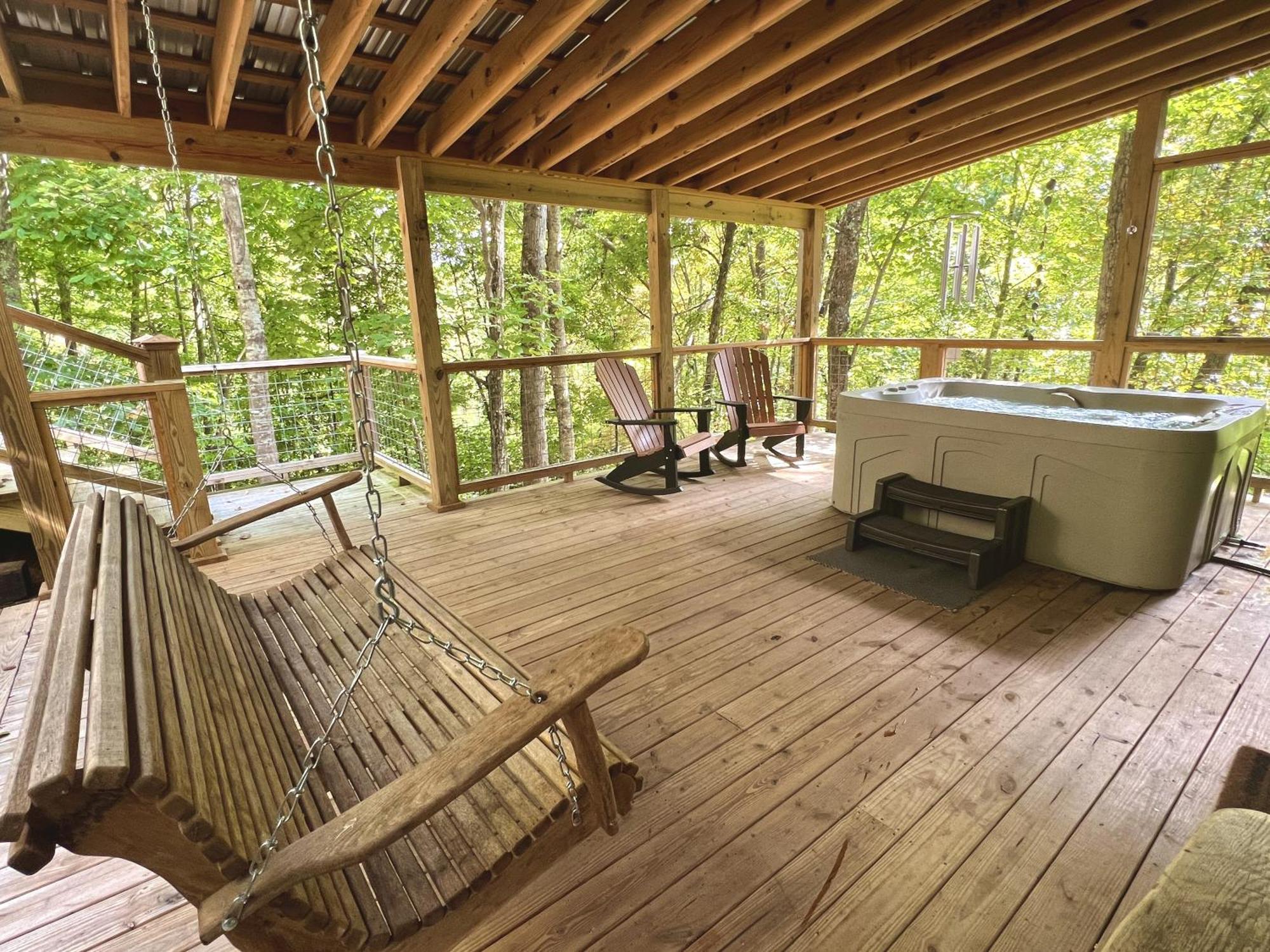 Bigfoots Hideaway Cabin Гетлинбург Екстериор снимка