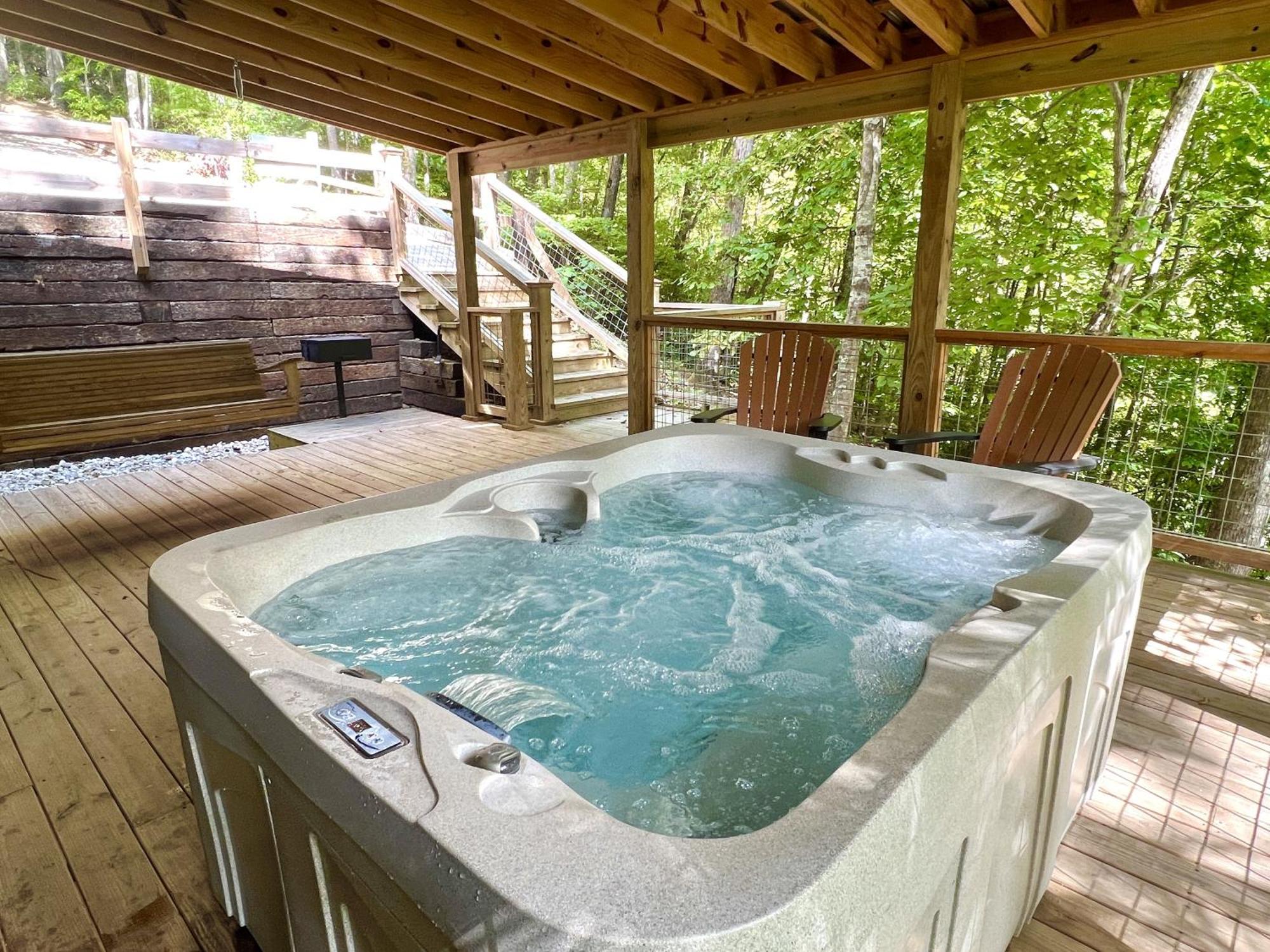 Bigfoots Hideaway Cabin Гетлинбург Екстериор снимка